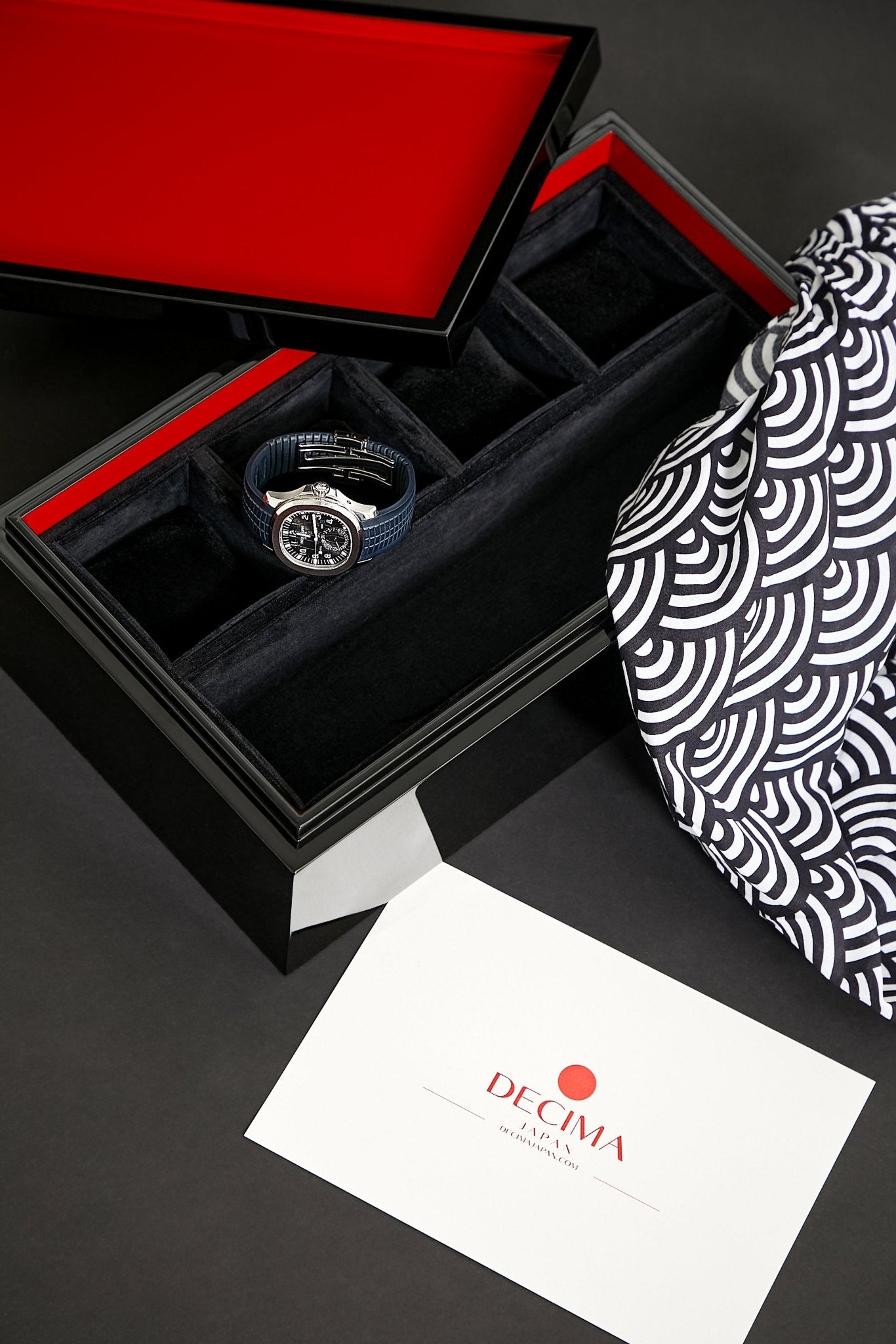 Handcrafted Japanese Urushi Lacquered Watch Box for 4 Timepieces - Decima Japan